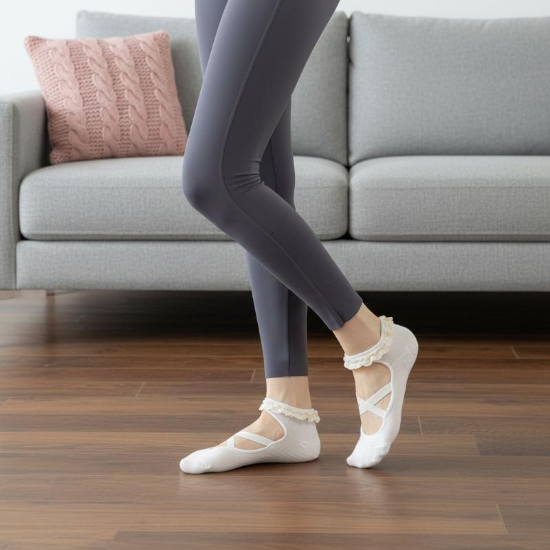 Pilates & Yoga Reversible Mockneck Sweatshirt - 1 Çift Sevimli Dantelli Pilates Çorabı